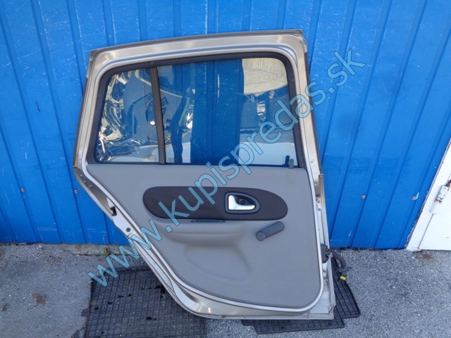 ľavé zadné dvere na renault tháliu II, 